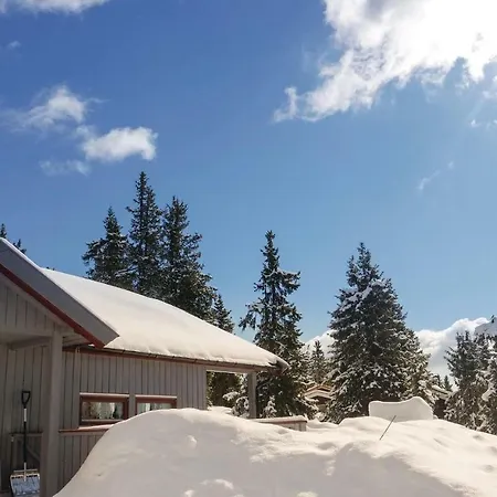 Stunning In Sjusjen With 3 Bedrooms And Sauna * Sjusjoen